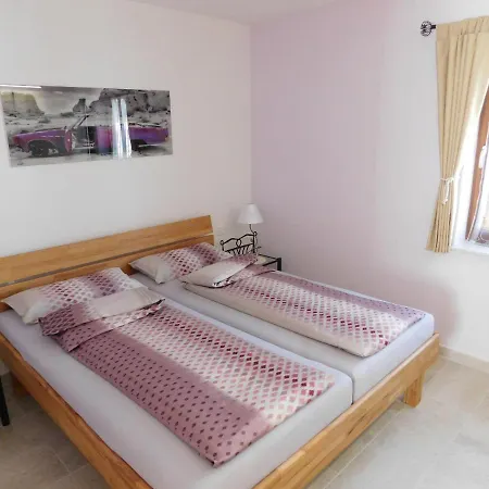 Ferienwohnung-am-rosengarten